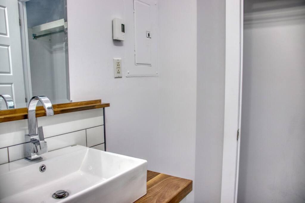 3,5 Style Contemporain Pres De Tous Les Services Et Transport En Commun Appartement Montréal